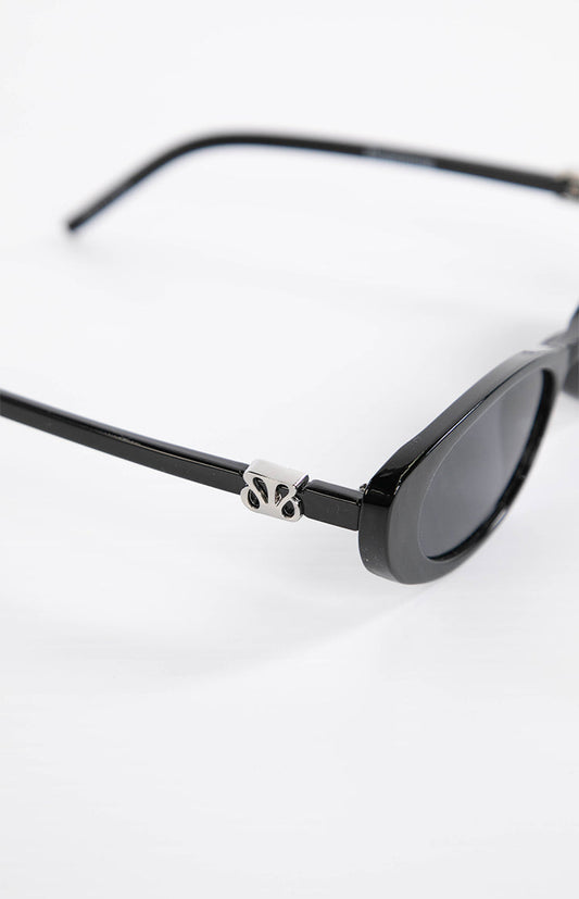 Beginning Julie Black Rounded Sunglasses