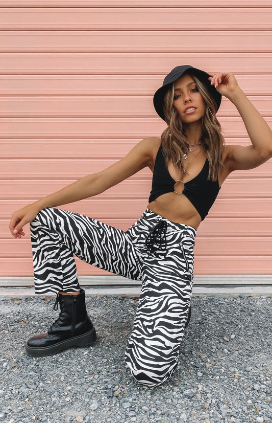 https://files.beginningboutique.com.au/Tiger+Lace+Up+Pants+Zebra%EF%80%A2CANP949.mp4