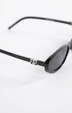Beginning Julie Black Rounded Sunglasses Image