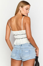 Wiatt White Top Image